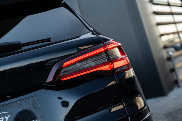 BMW X5 xDrive45e High Executive - M Sport | Maxton Pakket | Panorama | Stoelkoeling & Massage | Elek. Trekhaak