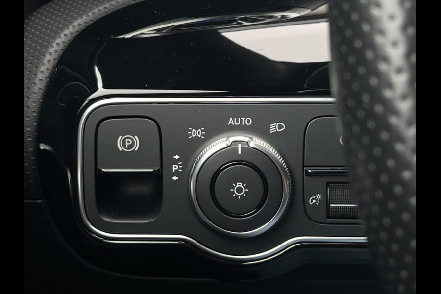 Mercedes-Benz CLA-Klasse Shooting Brake 180 AMG | Night | Sfeerverlichting | Pano | Camera