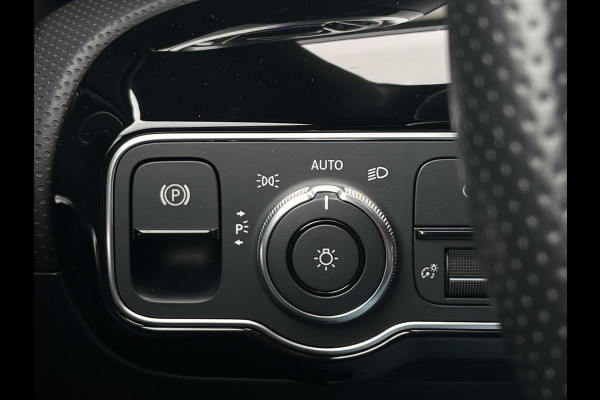 Mercedes-Benz CLA-Klasse Shooting Brake 180 AMG | Night | Sfeerverlichting | Pano | Camera