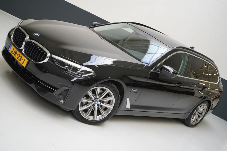 BMW 5 Serie Touring 530e Business Edition Plus | Trekhaak | Stuurverwachting | Adaptive cruise | Navigatie