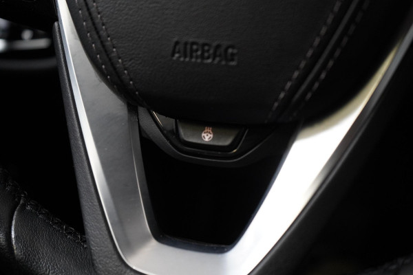 BMW 5 Serie Touring 530e Business Edition Plus | Trekhaak | Stuurverwachting | Adaptive cruise | Navigatie