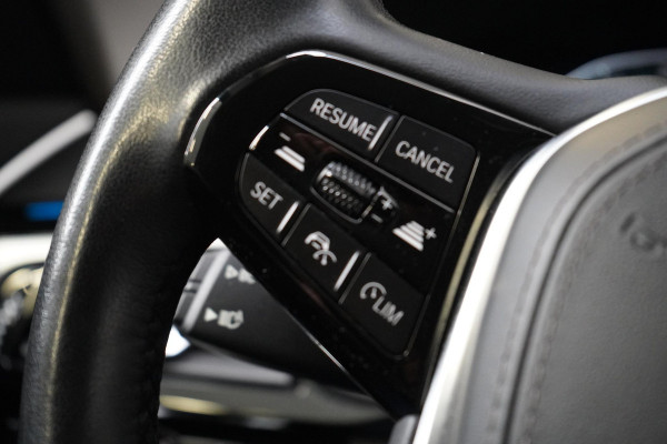 BMW 5 Serie Touring 530e Business Edition Plus | Trekhaak | Stuurverwachting | Adaptive cruise | Navigatie