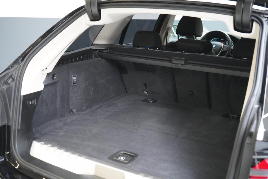 BMW 5 Serie Touring 530e Business Edition Plus | Trekhaak | Stuurverwachting | Adaptive cruise | Navigatie