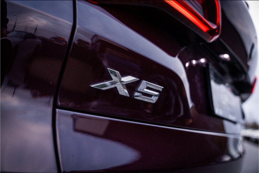 BMW X5 xDrive45e High Executive - Origineel NL | Elek. Trekhaak | Memory | Luchtvering | Stoelverwarming