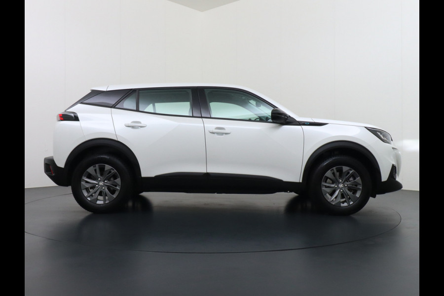 Peugeot e-2008 EV Active Pack 50kWh Navi Ecc Apple Carplay Android Auto Cruise Control Keyless DAB+ Bluetooth Led Connected services Verkeersbord detectie 1e Eigenaar Origineel Nederlandse Auto