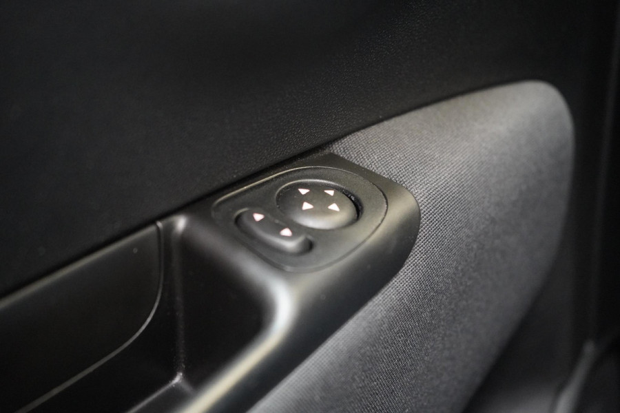 Fiat 500C 1.2 Lounge 69pk | Climate control | Parkeersensoren | Audio | Cruise control