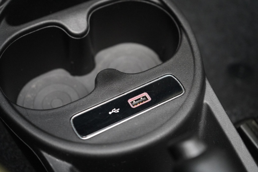 Fiat 500C 1.2 Lounge 69pk | Climate control | Parkeersensoren | Audio | Cruise control