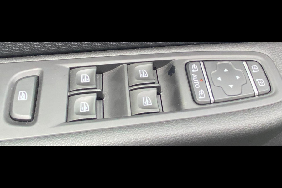 Renault Clio Estate 0.9 TCe Intens Keyless/ Premium Sound/ Clima/ Cruise/ Navi