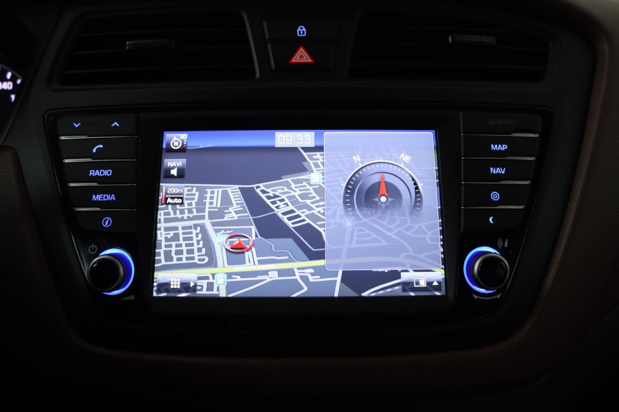 Hyundai i20 1.0 T-GDI Comfort (TREKHAAK, ACHTERUITRIJCAMERA, LANE-ASSIST, PARKEERSENSOREN, CRUISE CONTROL)