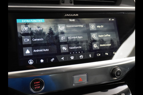 Jaguar I-PACE EV400 400pk SE 90kWh AWD Leer+Elektr. Meridian®-Audio Apple Carplay Android Auto Navi Led-v+a Ecc Camera Cruise Control Keyless Pdc Lmv Led Bordherkenning Elektrische-Achterklep koplampreiniging Lane-Assist App-Connect ECT Voorverwarming/koeling WiFi DigiDash DAB 4WD 1e Eigenaar Origineel Nederlandse Auto € 90.000 nieuw!