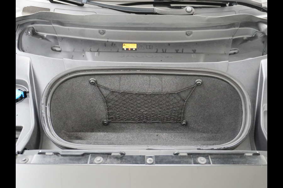 Jaguar I-PACE EV400 400pk SE 90kWh AWD Leer+Elektr. Meridian®-Audio Apple Carplay Android Auto Navi Led-v+a Ecc Camera Cruise Control Keyless Pdc Lmv Led Bordherkenning Elektrische-Achterklep koplampreiniging Lane-Assist App-Connect ECT Voorverwarming/koeling WiFi DigiDash DAB 4WD 1e Eigenaar Origineel Nederlandse Auto € 90.000 nieuw!