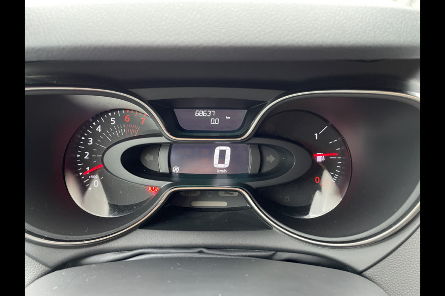 Renault Captur 130pk Intens (Trekhaak - Camera - Parkeersensoren V+A - LED - Keyless Entry - Stoelverwarming - Automatische Airco - Navigatie)