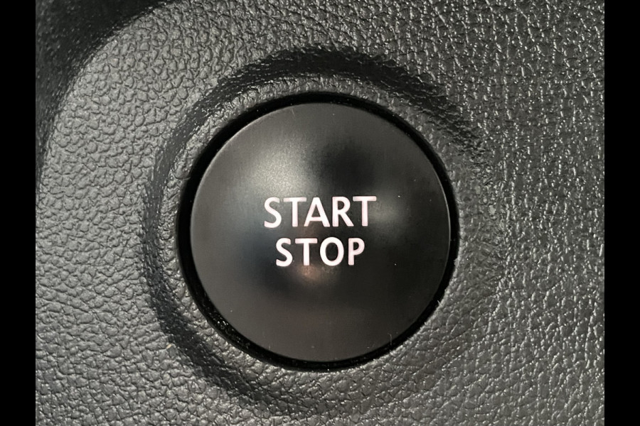 Renault Captur 130pk Intens (Trekhaak - Camera - Parkeersensoren V+A - LED - Keyless Entry - Stoelverwarming - Automatische Airco - Navigatie)