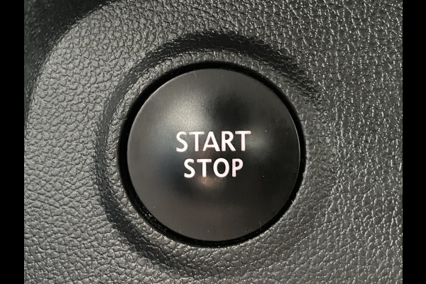 Renault Captur 130pk Intens (Trekhaak - Camera - Parkeersensoren V+A - LED - Keyless Entry - Stoelverwarming - Automatische Airco - Navigatie)