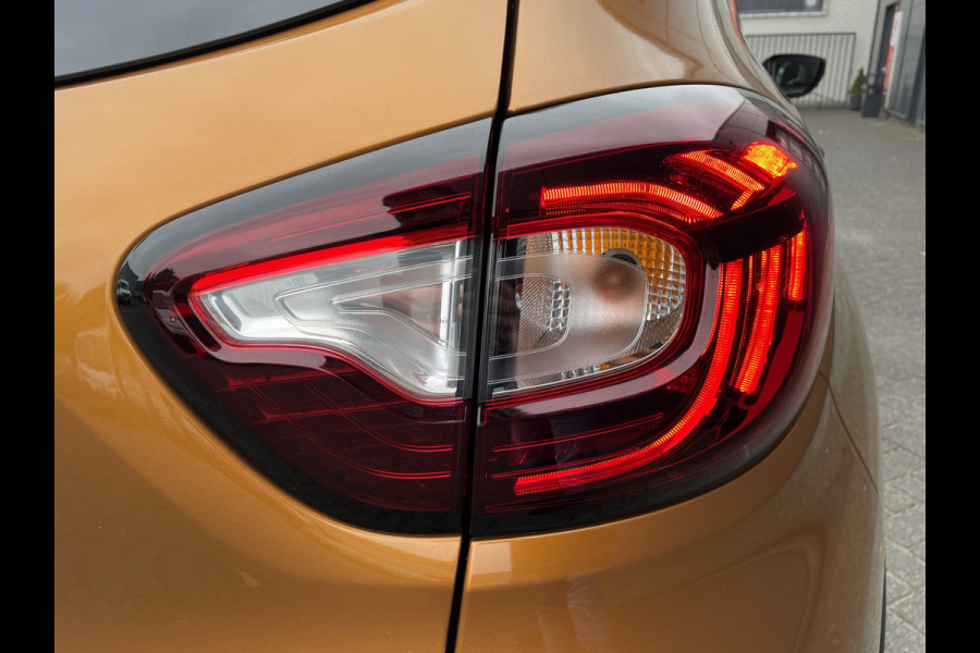 Renault Captur 130pk Intens (Trekhaak - Camera - Parkeersensoren V+A - LED - Keyless Entry - Stoelverwarming - Automatische Airco - Navigatie)