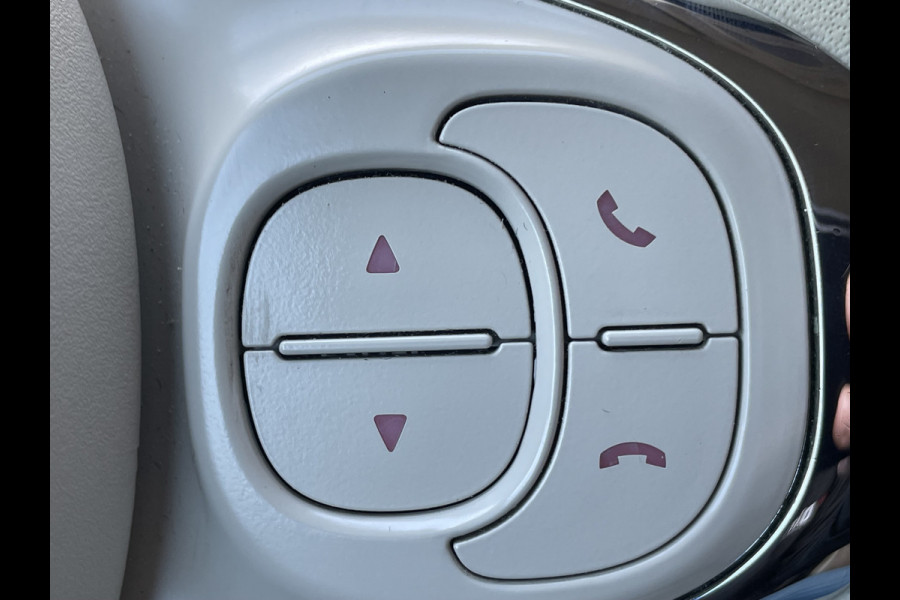 Fiat 500C 86pk Lounge (Navigatie - Leder - Stoelverwarming - Apple Carplay - Airco - Cruise Controle - 15"velgen)