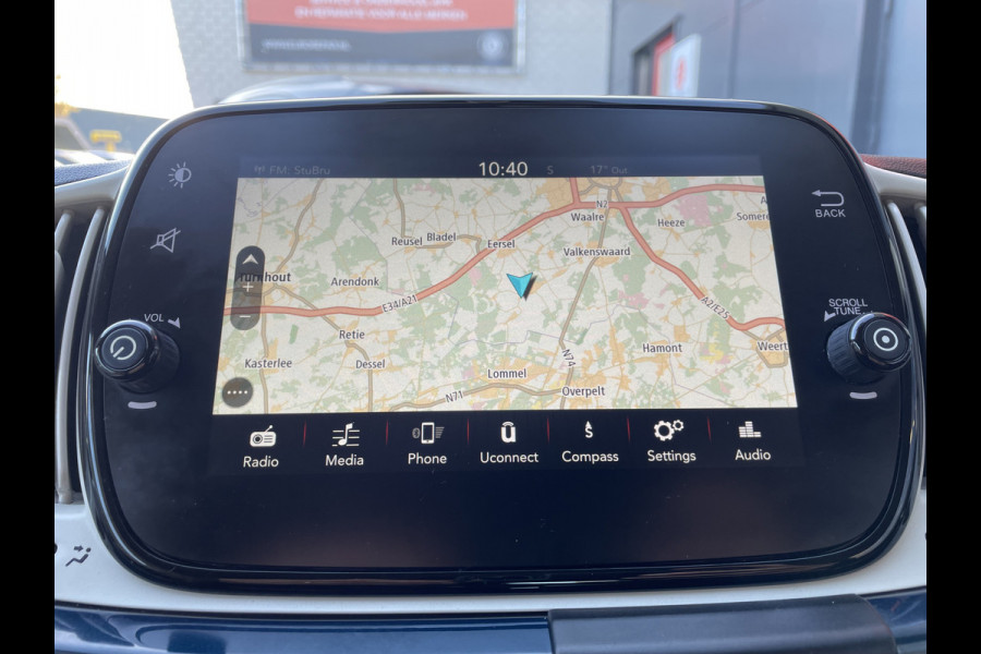 Fiat 500C 86pk Lounge (Navigatie - Leder - Stoelverwarming - Apple Carplay - Airco - Cruise Controle - 15"velgen)