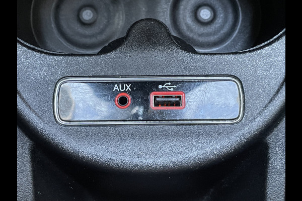 Fiat 500C 86pk Lounge (Navigatie - Leder - Stoelverwarming - Apple Carplay - Airco - Cruise Controle - 15"velgen)