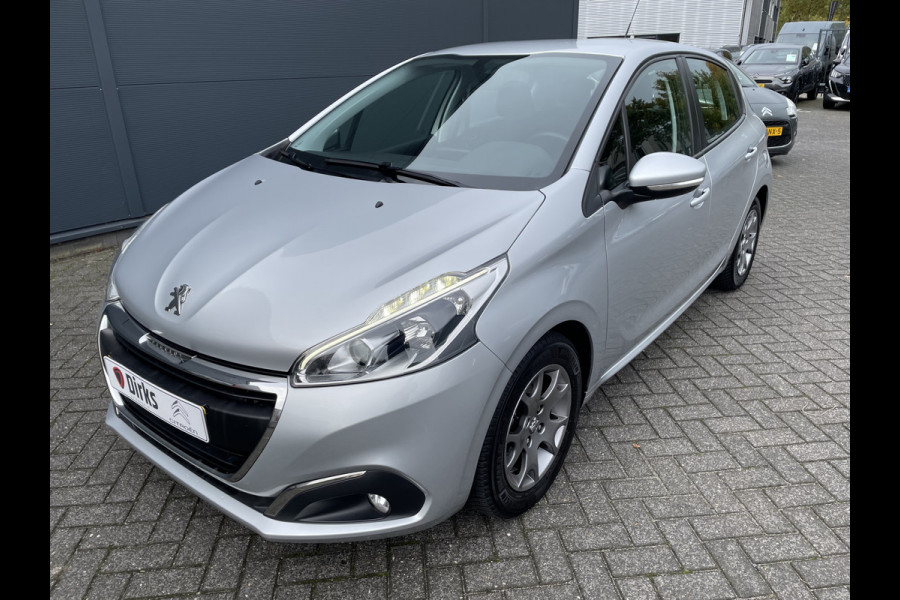 Peugeot 208 82pk Blue Lion (Airco - Navigatie - Apple Carplay - Parkeersensoren - Lichtmetalen velgen)