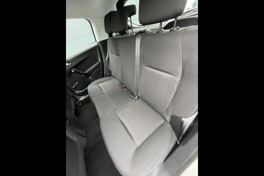 Peugeot 208 82pk Blue Lion (Airco - Navigatie - Apple Carplay - Parkeersensoren - Lichtmetalen velgen)