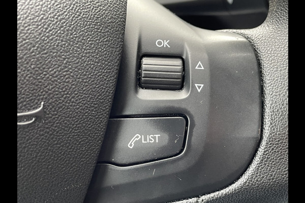 Peugeot 208 82pk Blue Lion (Airco - Navigatie - Apple Carplay - Parkeersensoren - Lichtmetalen velgen)