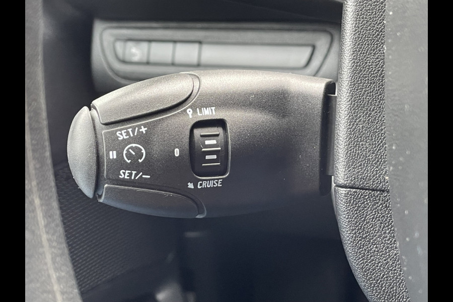 Peugeot 208 82pk Blue Lion (Airco - Navigatie - Apple Carplay - Parkeersensoren - Lichtmetalen velgen)