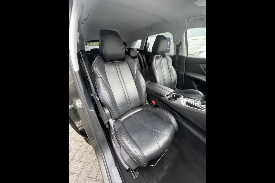 Peugeot 3008 180pk Allure Pack (Trekhaak - Leder - 360gr Camera - 19"- Navigatie - Automatische Airco - Apple Carplay)