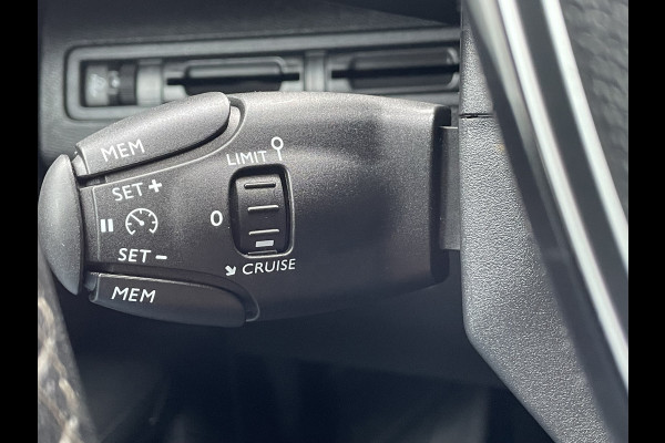 Peugeot 3008 180pk Allure Pack (Trekhaak - Leder - 360gr Camera - 19"- Navigatie - Automatische Airco - Apple Carplay)