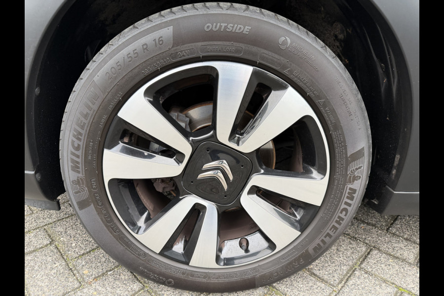 Citroën C3 110pk Shine (Trekhaak - Camera - Automatische Airco - Navigatie - Apple Carplay - Parkeersensoren)