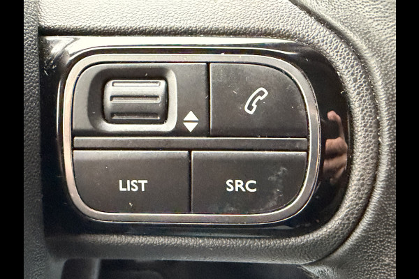 Citroën C3 110pk Shine (Trekhaak - Camera - Automatische Airco - Navigatie - Apple Carplay - Parkeersensoren)