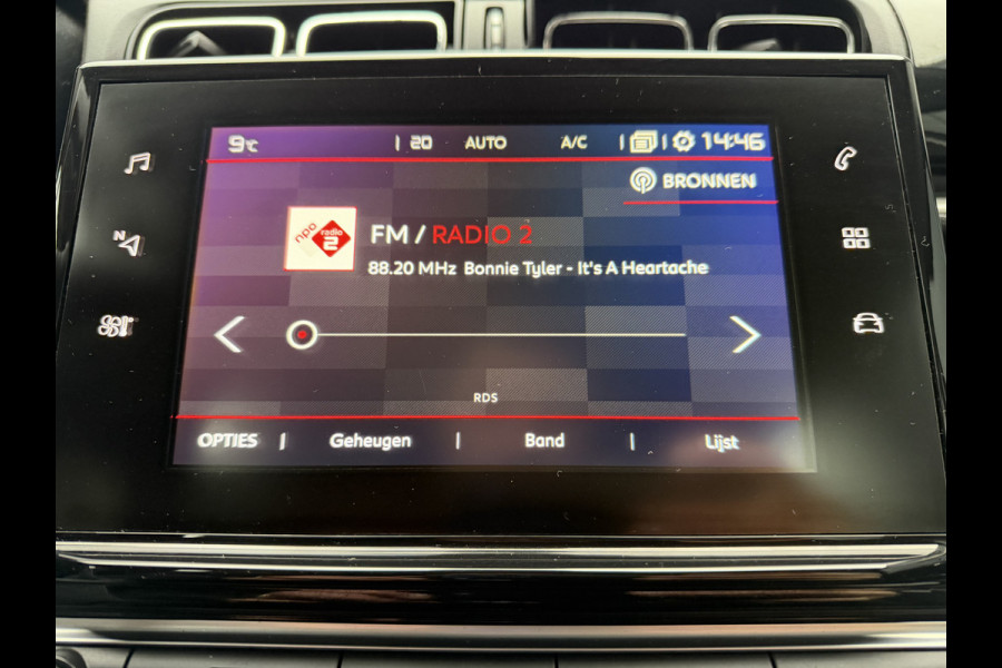 Citroën C3 110pk Shine (Trekhaak - Camera - Automatische Airco - Navigatie - Apple Carplay - Parkeersensoren)