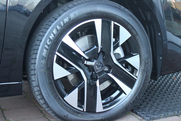 Peugeot 208 Hybrid 110PK e-DCS6 ALLURE | NAVIGATIE | DRAADLOZE APPLE CARPLAY/ANDROID AUTO | DAB+ RADIO | CLIMATE CONTROL | ADAPTIVE CRUISE CONTROL | VERKEERSBORDEN HERKENNING | ACHTERUITRIJ CAMERA | LICHTMETALEN VELGEN 16" |