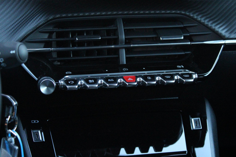 Peugeot 208 Hybrid 110PK e-DCS6 ALLURE | NAVIGATIE | DRAADLOZE APPLE CARPLAY/ANDROID AUTO | DAB+ RADIO | CLIMATE CONTROL | ADAPTIVE CRUISE CONTROL | VERKEERSBORDEN HERKENNING | ACHTERUITRIJ CAMERA | LICHTMETALEN VELGEN 16" |