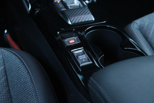 Peugeot 208 Hybrid 110PK e-DCS6 ALLURE | NAVIGATIE | DRAADLOZE APPLE CARPLAY/ANDROID AUTO | DAB+ RADIO | CLIMATE CONTROL | ADAPTIVE CRUISE CONTROL | VERKEERSBORDEN HERKENNING | ACHTERUITRIJ CAMERA | LICHTMETALEN VELGEN 16" |