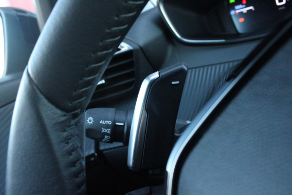 Peugeot 208 Hybrid 110PK e-DCS6 ALLURE | NAVIGATIE | DRAADLOZE APPLE CARPLAY/ANDROID AUTO | DAB+ RADIO | CLIMATE CONTROL | ADAPTIVE CRUISE CONTROL | VERKEERSBORDEN HERKENNING | ACHTERUITRIJ CAMERA | LICHTMETALEN VELGEN 16" |