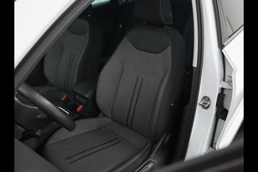Seat Ateca 2.0 TDI Style Intens | Carplay | Camera | Navigatie | Full LED | Park Assist | Cruise control | Climate control | Getint glas