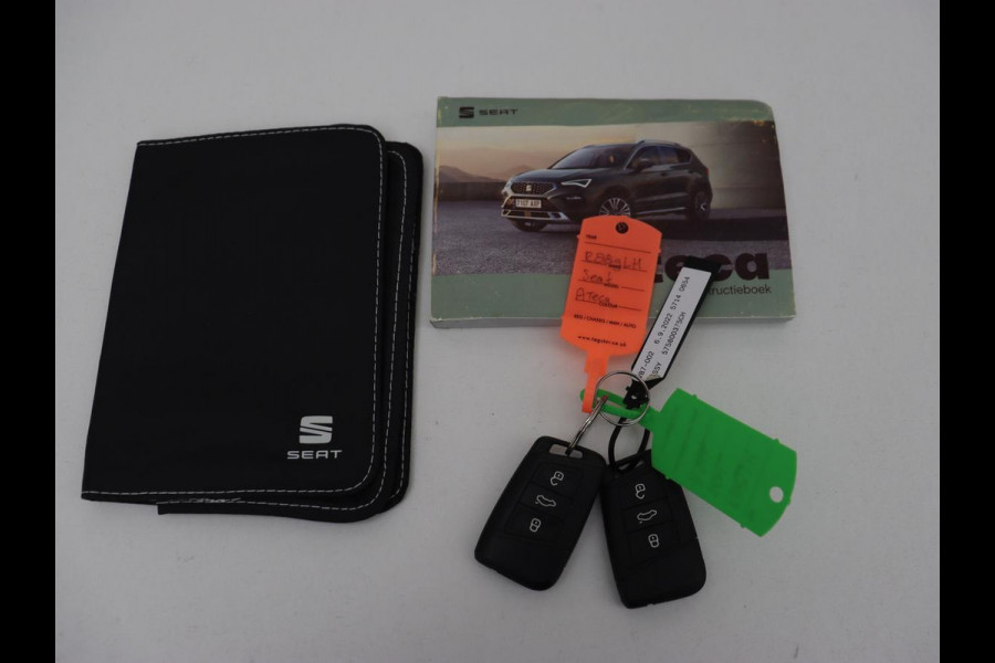 Seat Ateca 2.0 TDI Style Intens | Carplay | Camera | Navigatie | Full LED | Park Assist | Cruise control | Climate control | Getint glas