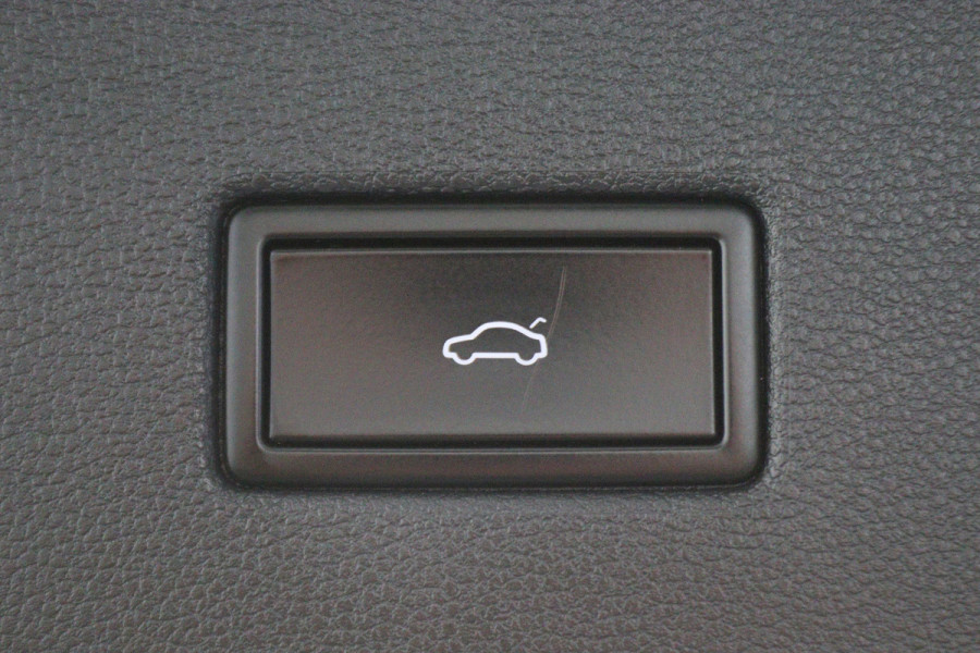 Volkswagen Tiguan 1.4 TSI ACT Comfortline Business R-Line Panoramadak, Virtual Cockpit, Camera, Apple Carplay, LED, 19"