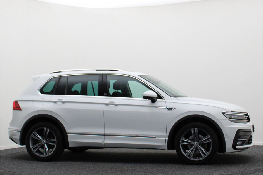 Volkswagen Tiguan 1.4 TSI ACT Comfortline Business R-Line Panoramadak, Virtual Cockpit, Camera, Apple Carplay, LED, 19"