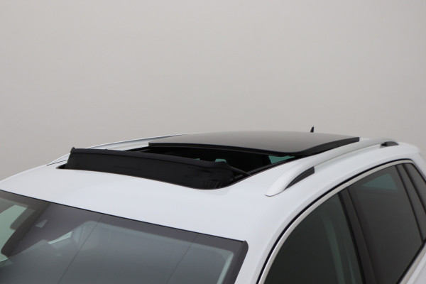 Volkswagen Tiguan 1.4 TSI ACT Comfortline Business R-Line Panoramadak, Virtual Cockpit, Camera, Apple Carplay, LED, 19"