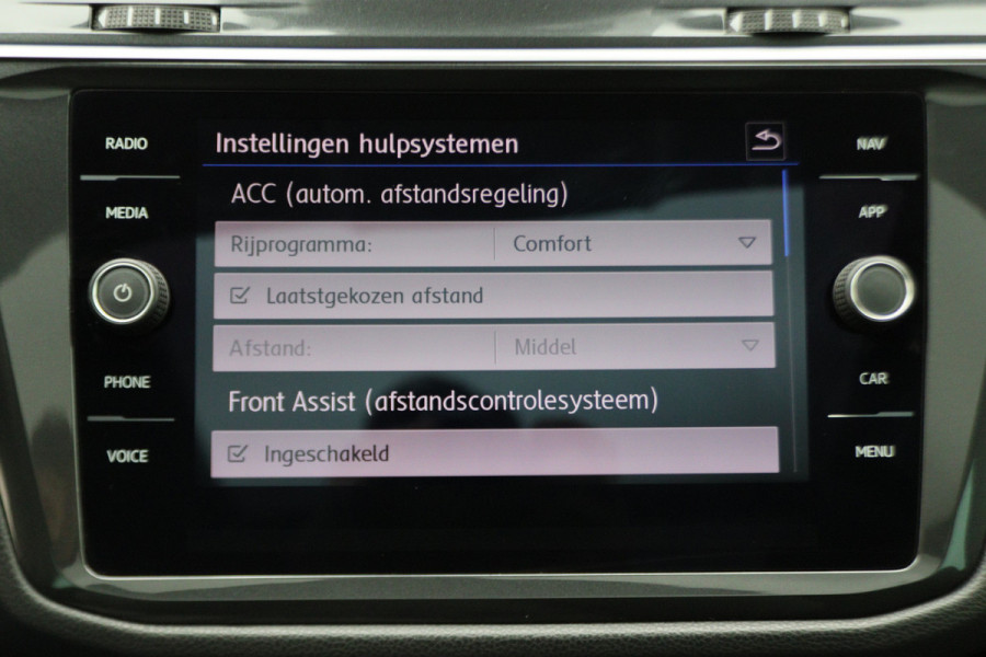 Volkswagen Tiguan 1.4 TSI ACT Comfortline Business R-Line Panoramadak, Virtual Cockpit, Camera, Apple Carplay, LED, 19"