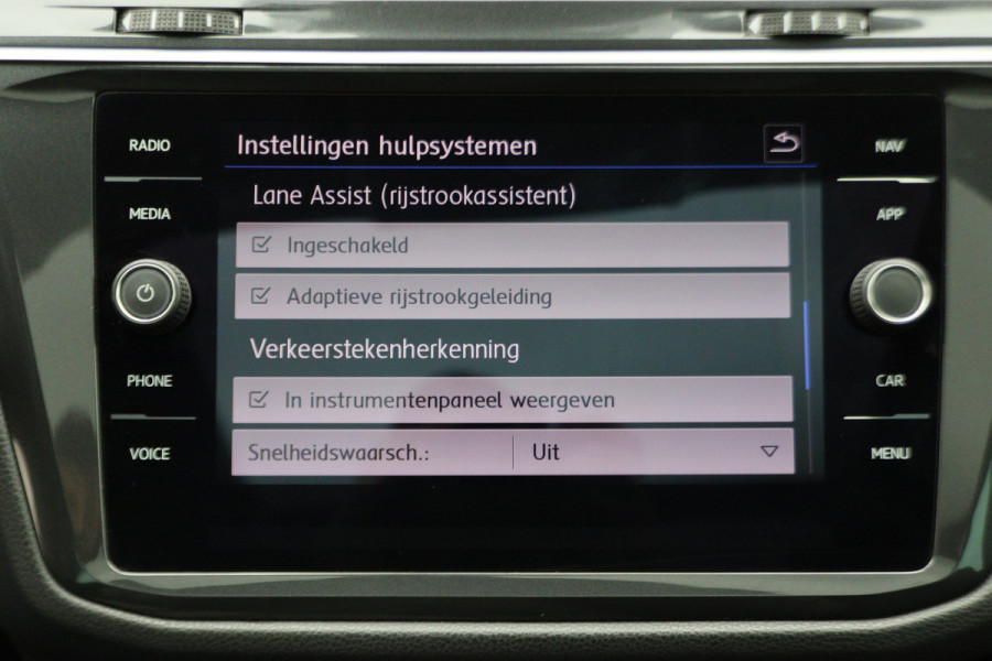 Volkswagen Tiguan 1.4 TSI ACT Comfortline Business R-Line Panoramadak, Virtual Cockpit, Camera, Apple Carplay, LED, 19"