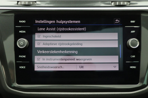 Volkswagen Tiguan 1.4 TSI ACT Comfortline Business R-Line Panoramadak, Virtual Cockpit, Camera, Apple Carplay, LED, 19"