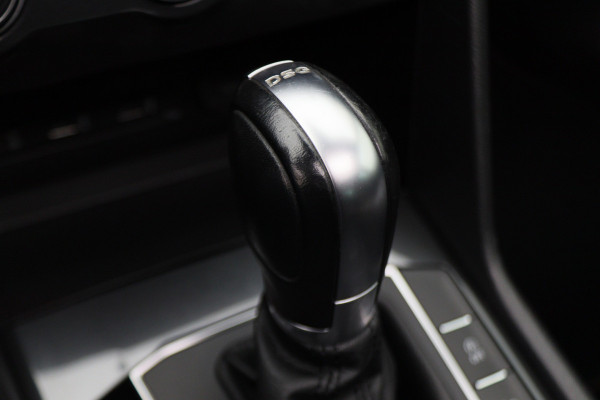 Volkswagen Tiguan 1.4 TSI ACT Comfortline Business R-Line Panoramadak, Virtual Cockpit, Camera, Apple Carplay, LED, 19"