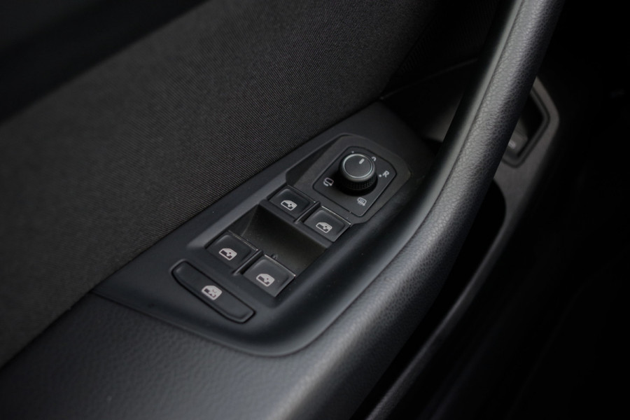 Volkswagen Passat Variant 1.4 TSI 218 PK PHEV GTE BNS, Trekhaak, Panoramadak, Winterpakket, Carplay