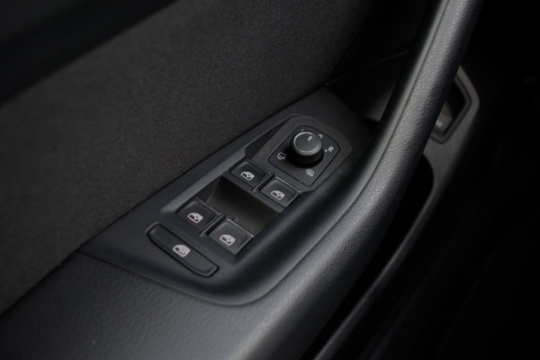 Volkswagen Passat Variant 1.4 TSI 218 PK PHEV GTE BNS, Trekhaak, Panoramadak, Winterpakket, Carplay