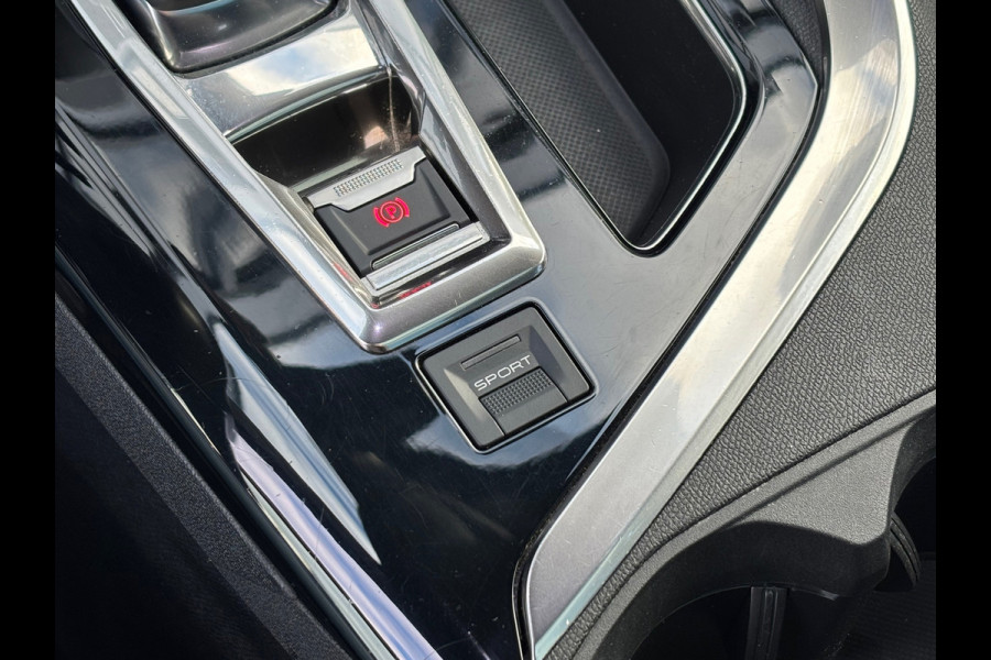 Peugeot 3008 1.6 e-THP GT Line / Pano / Leder / ACTIE