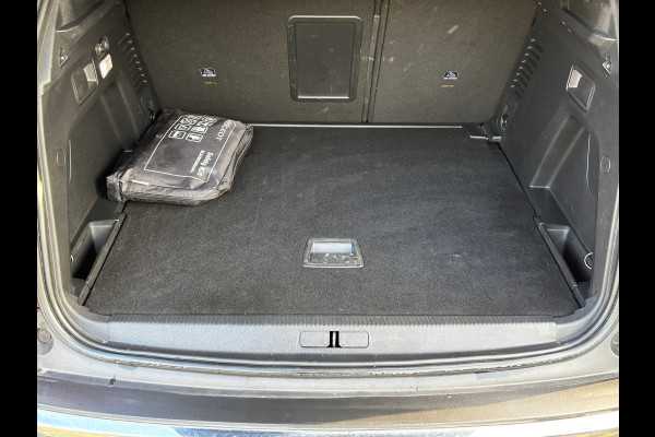 Peugeot 3008 1.6 e-THP GT Line / Pano / Leder / ACTIE