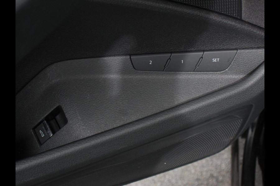 Audi e-tron 50 Quattro Launch edition | Navigatie | Luchtvering | Climate Control | Parkeer Sensoren | Lichtmetalen velgen | Cruise control | Digitale Cockpit | Electrisch bedienbare achterklep