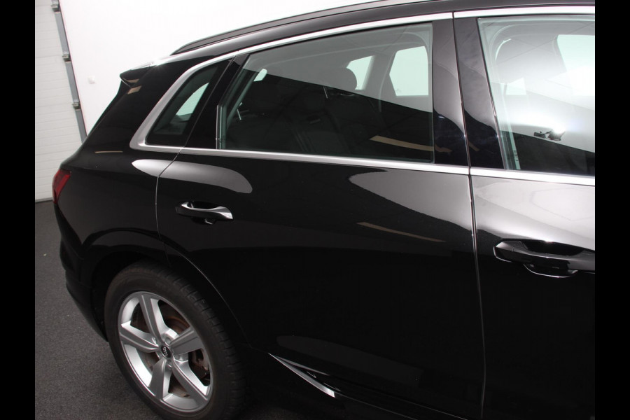 Audi e-tron 50 Quattro Launch edition | Navigatie | Luchtvering | Climate Control | Parkeer Sensoren | Lichtmetalen velgen | Cruise control | Digitale Cockpit | Electrisch bedienbare achterklep